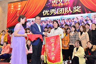 不同的鏡頭對(duì)于簽約儀式開(kāi)業(yè)儀式會(huì)議活動(dòng)拍攝有重要的作用